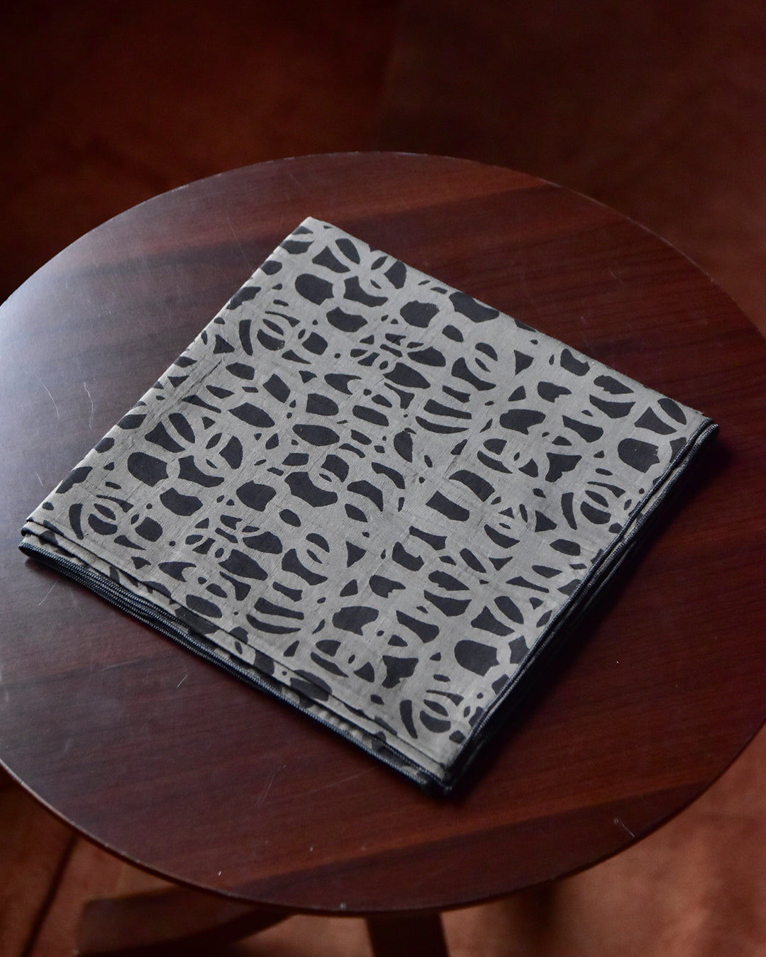 mills | Glint Scarf - Charcoal Black -