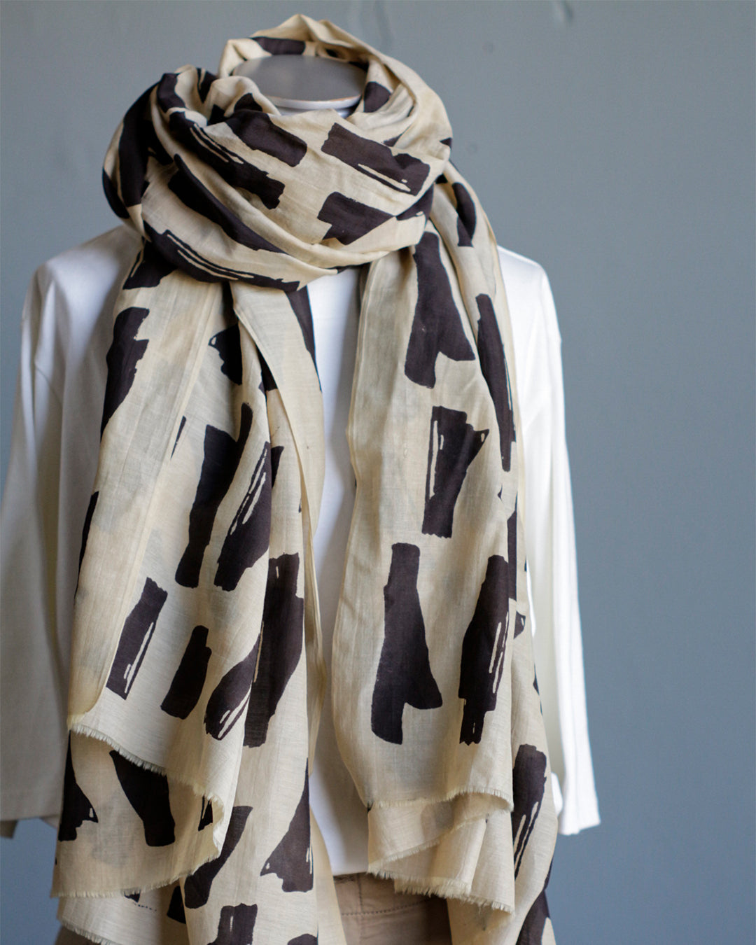 mills | Branch Shawl - Cream -
