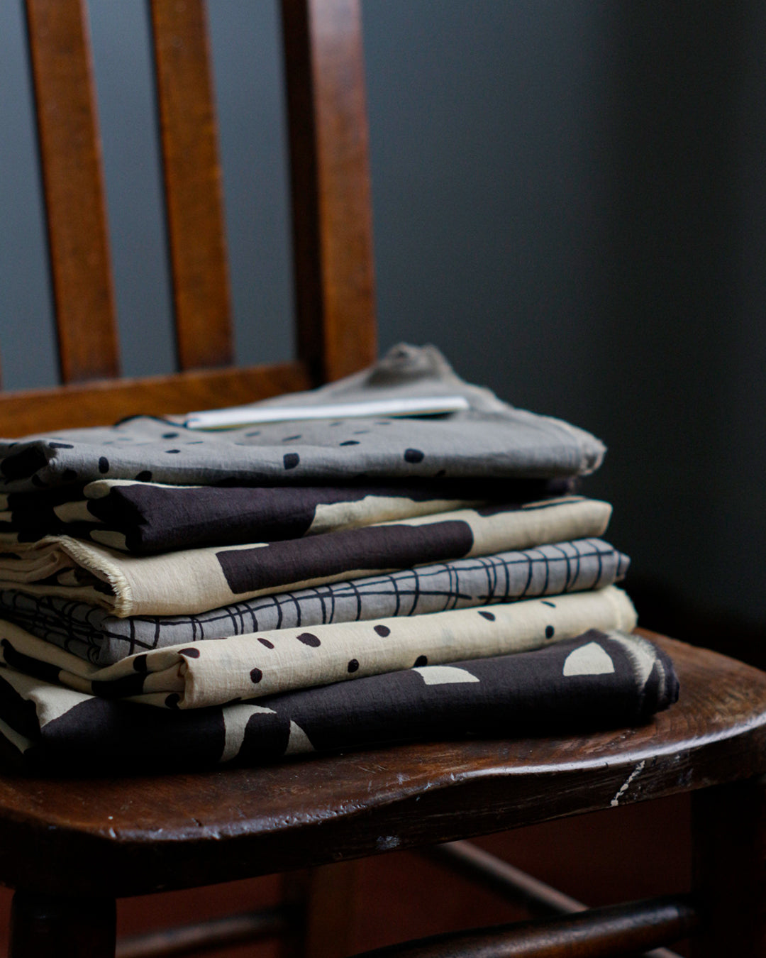 mills | Stone Shawl - Gray -