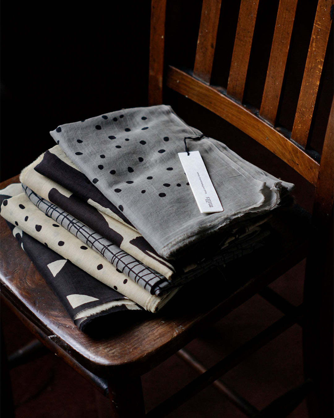 mills | Stone Shawl - Gray -