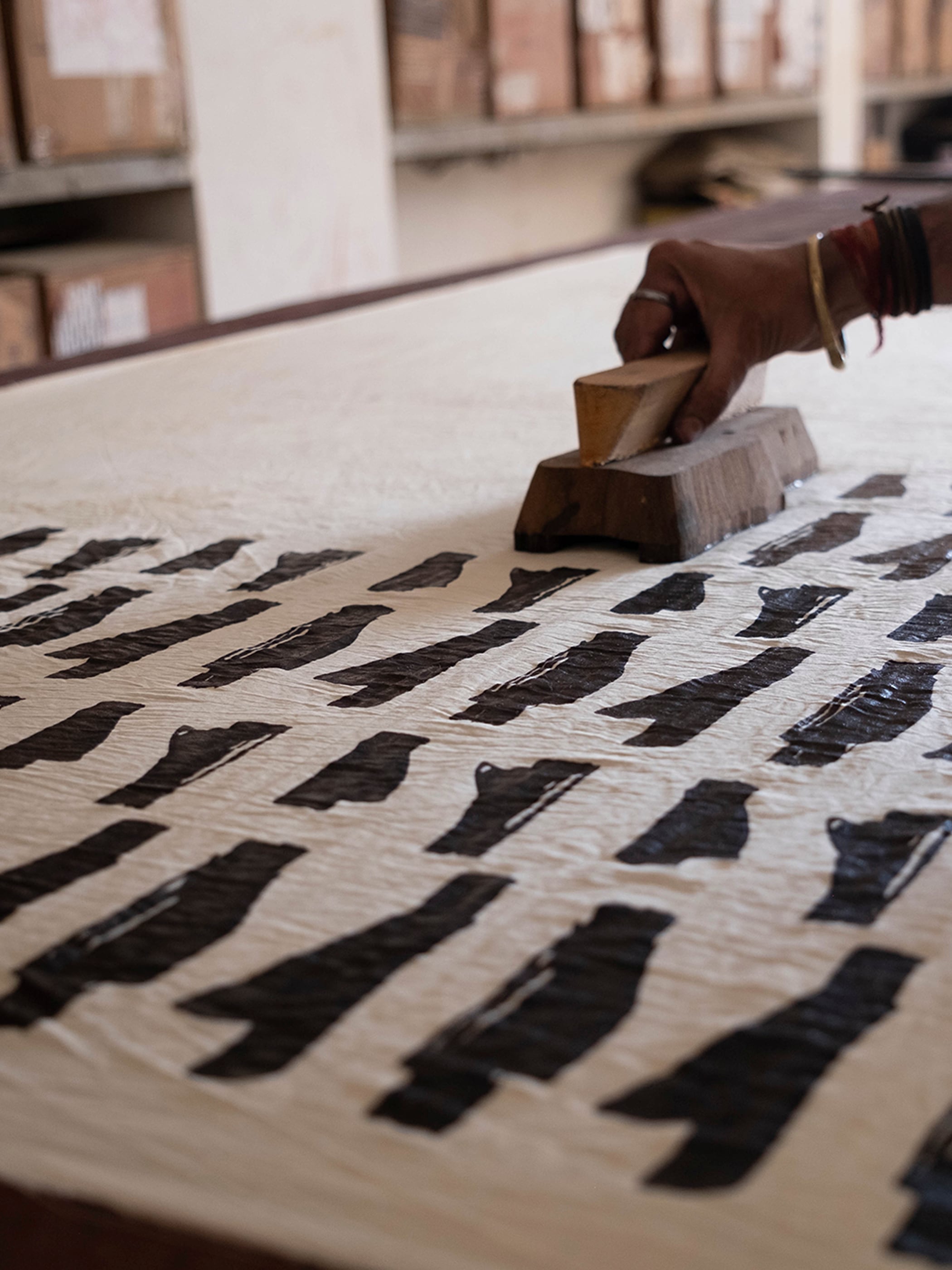 mills | Brush Shawl -Charcoal-