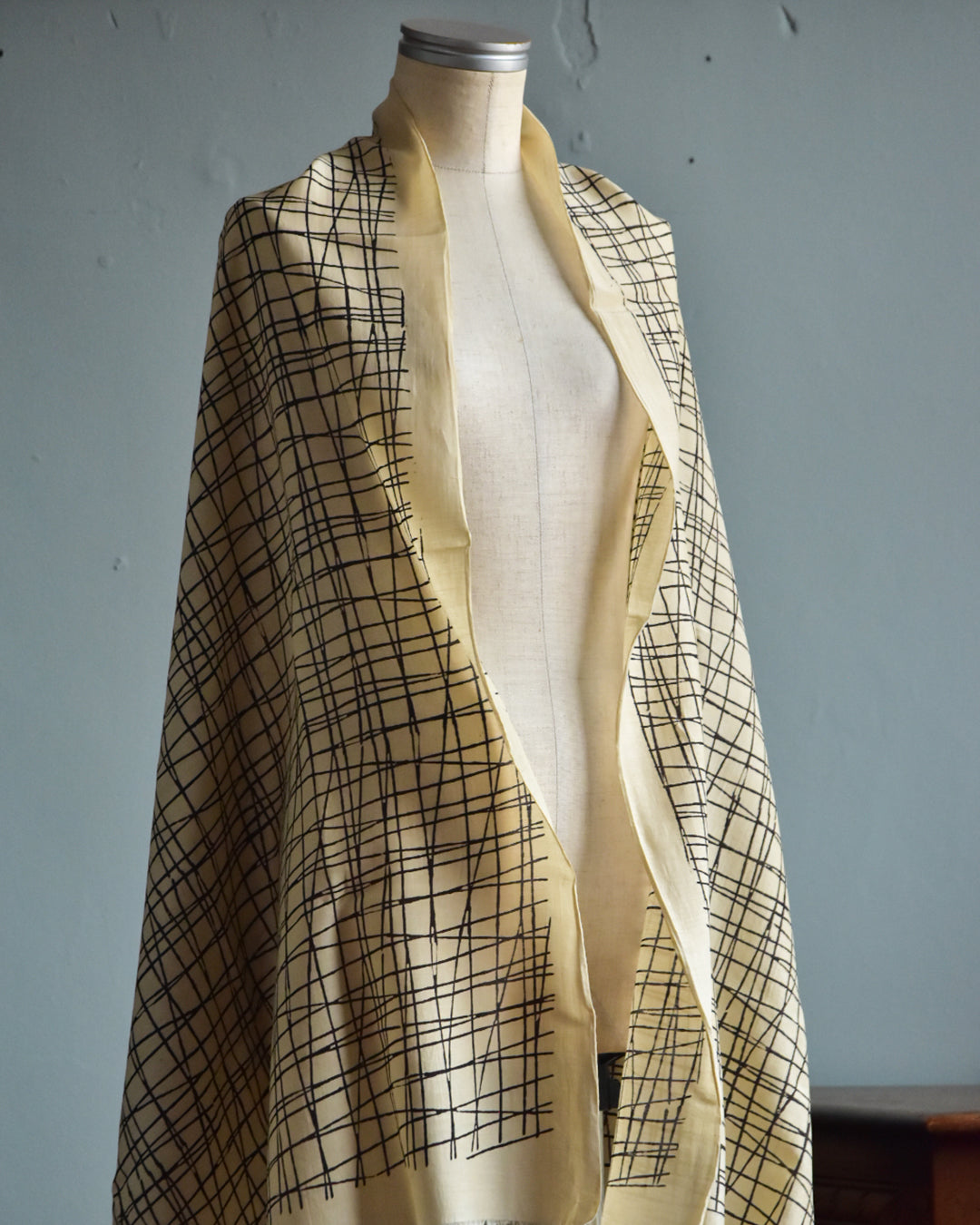 mills | Stone Shawl - Cream-