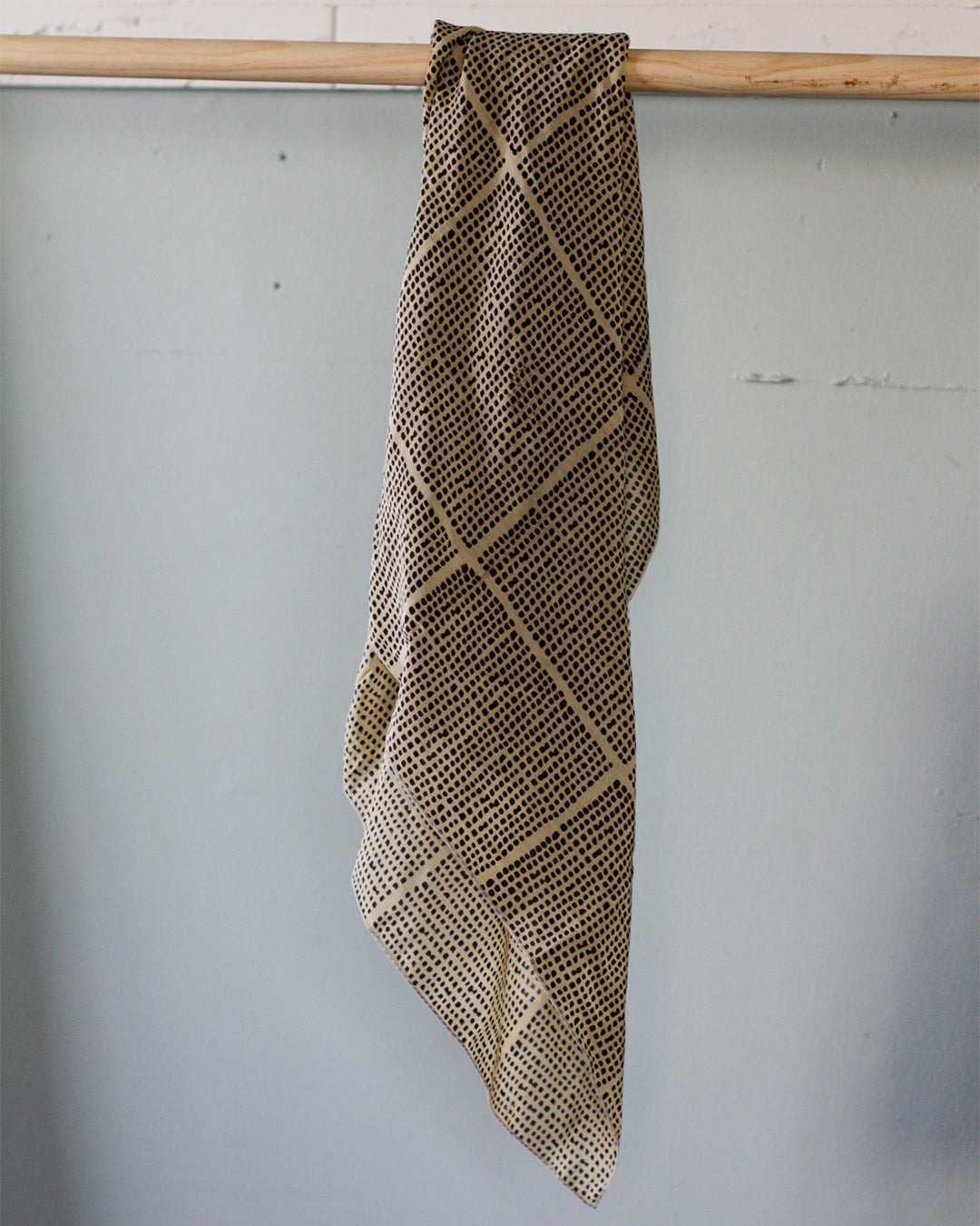 mills / Seed Scarf Cream