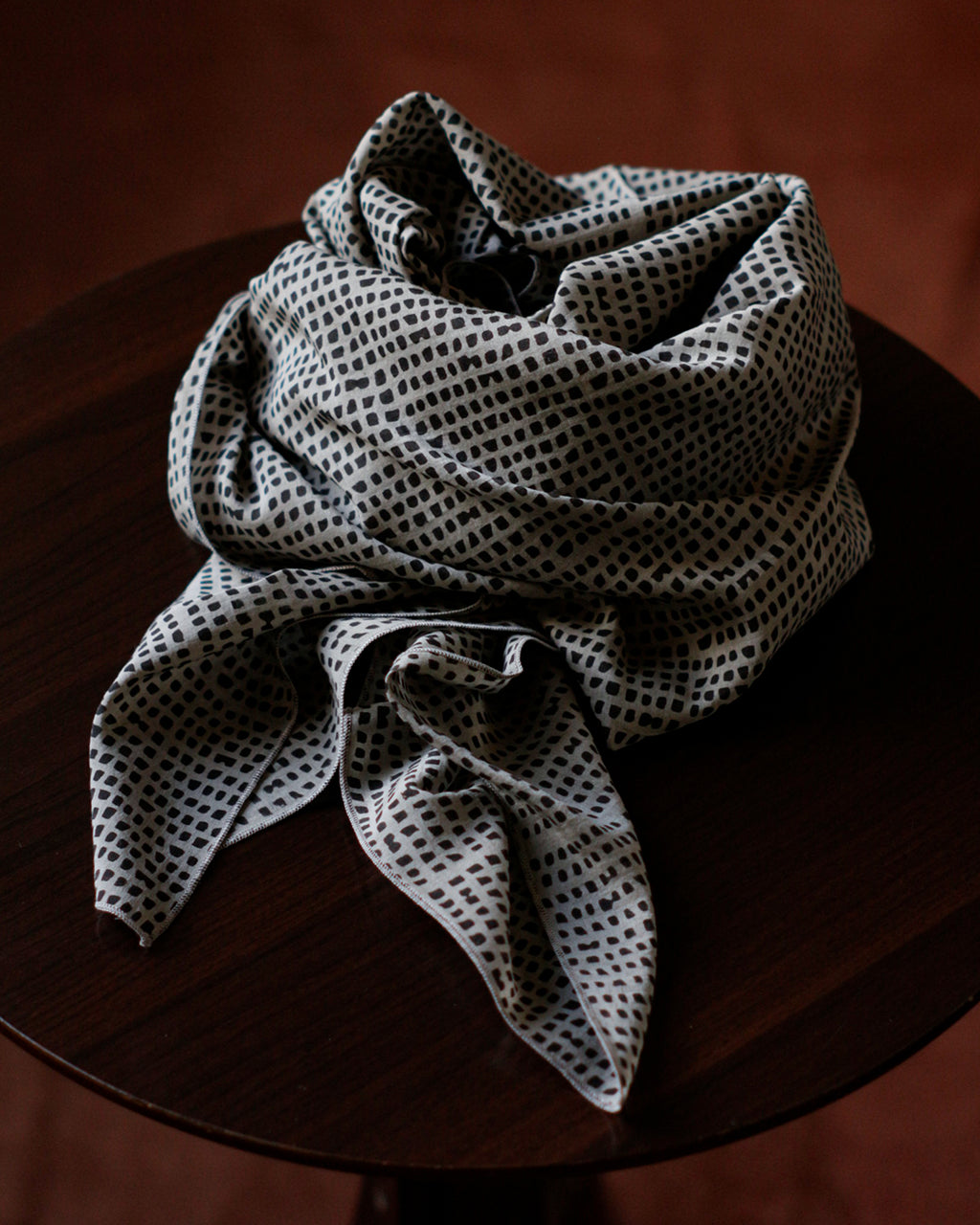 mills | Seed Scarf Gray
