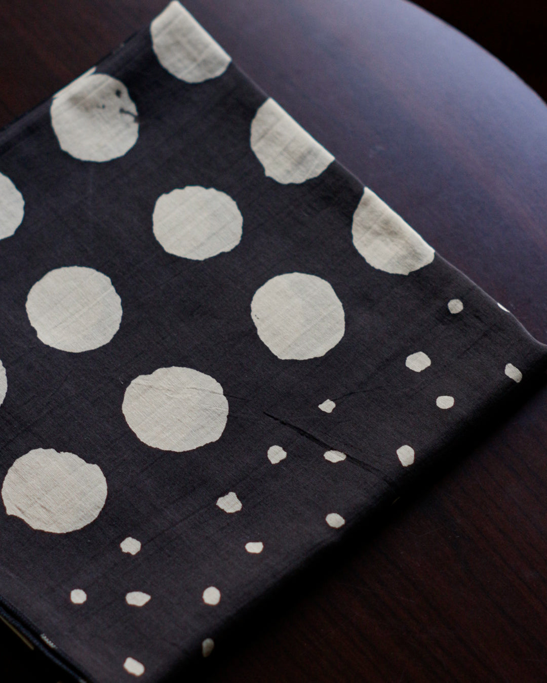 mills | Moonrise Scarf - Charcoal Black -