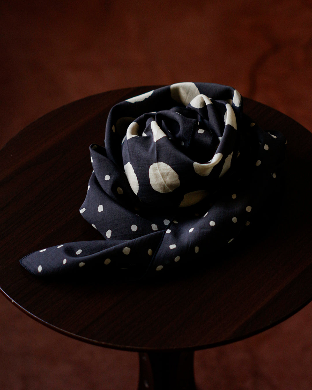 mills / Moonrise Scarf Charcoal Black