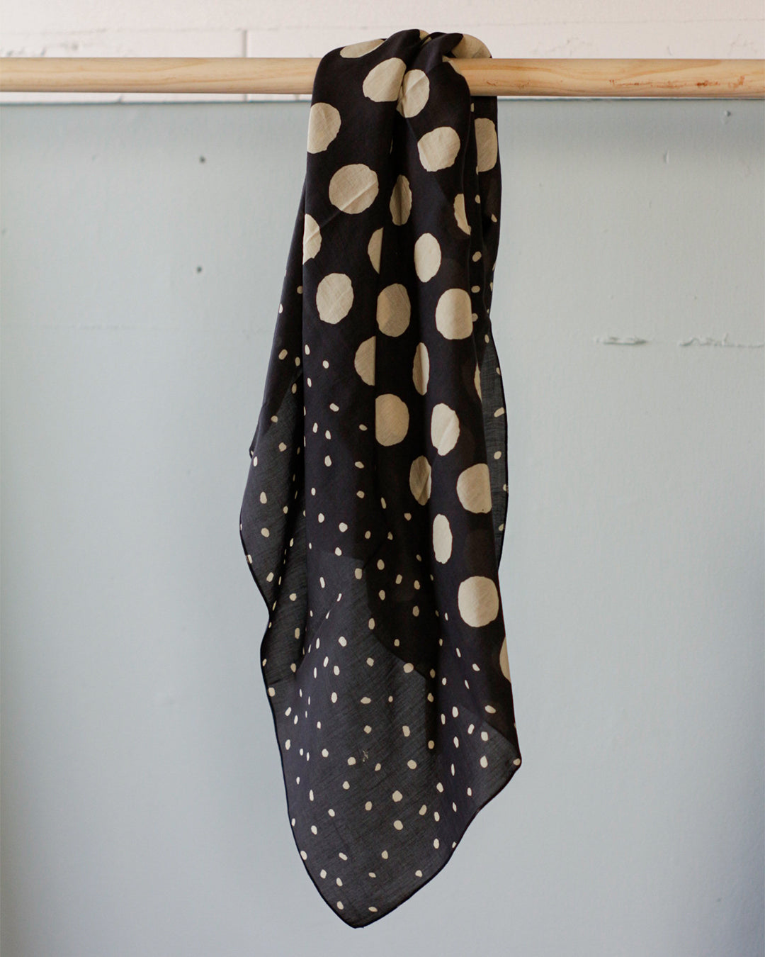 mills / Moonrise Scarf Charcoal Black