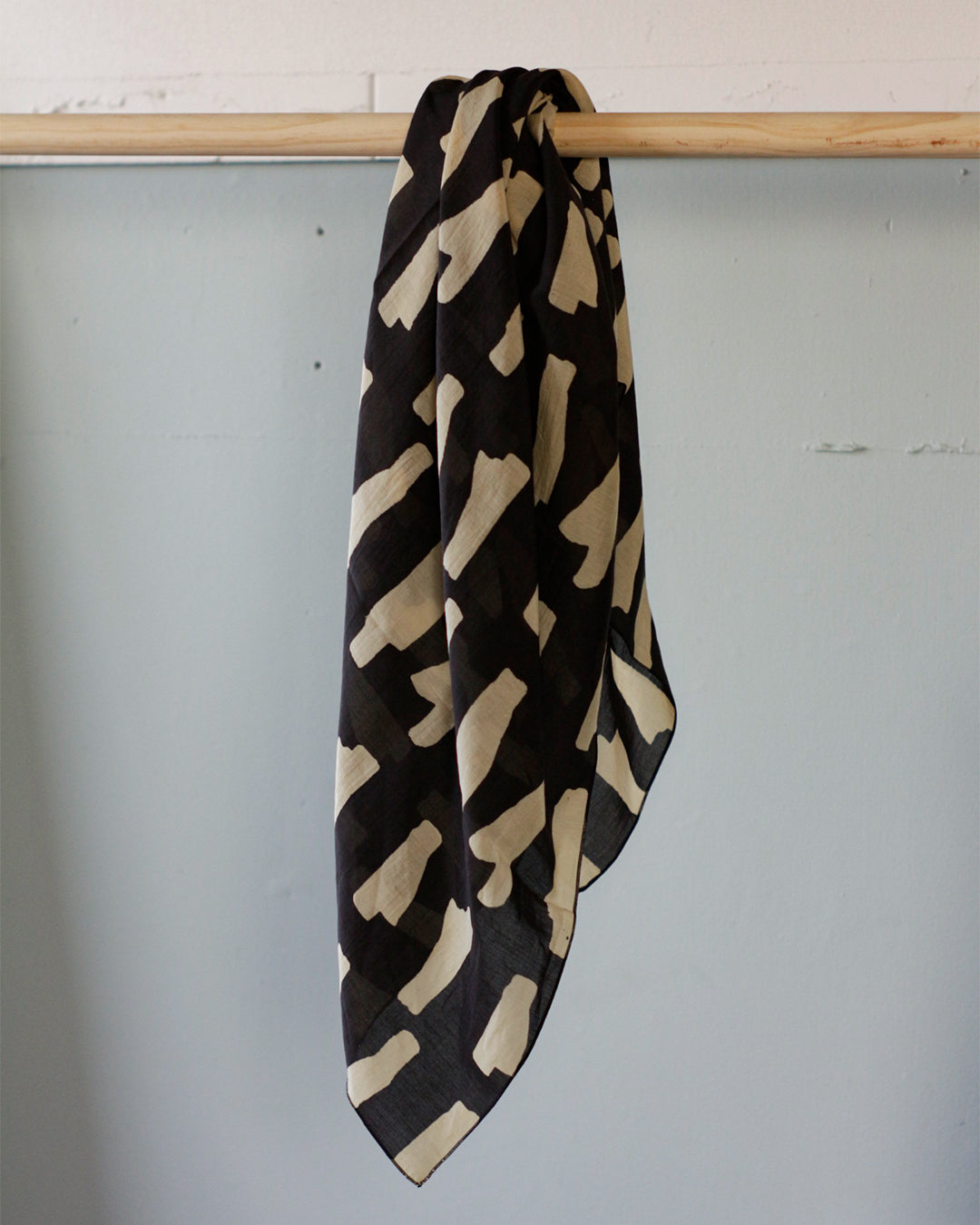 mills | Branch Scarf - Charcoal -