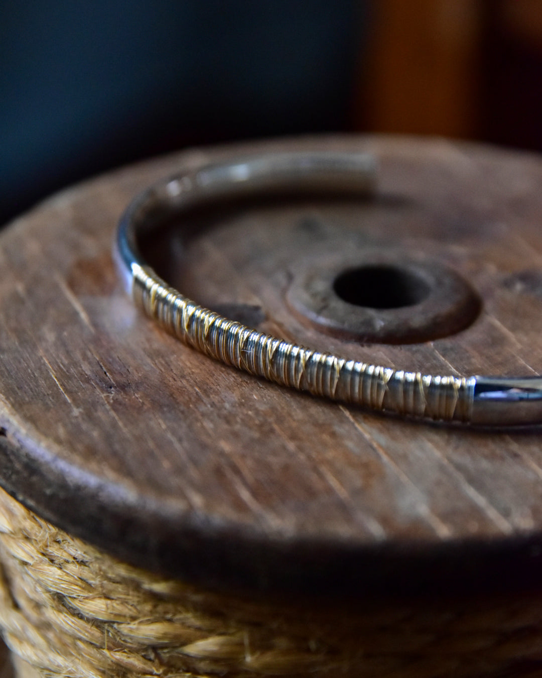 DAN TOMIMATSU / Spool Bangle Wide Halfwind -SL925 / K18