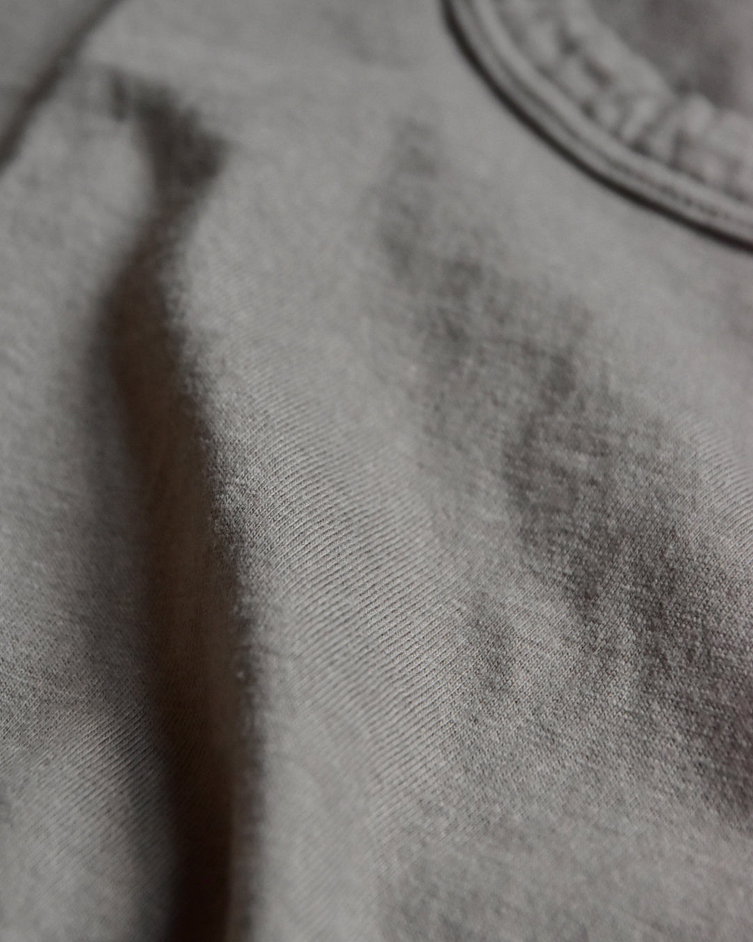 長袖Tシャツ 灰