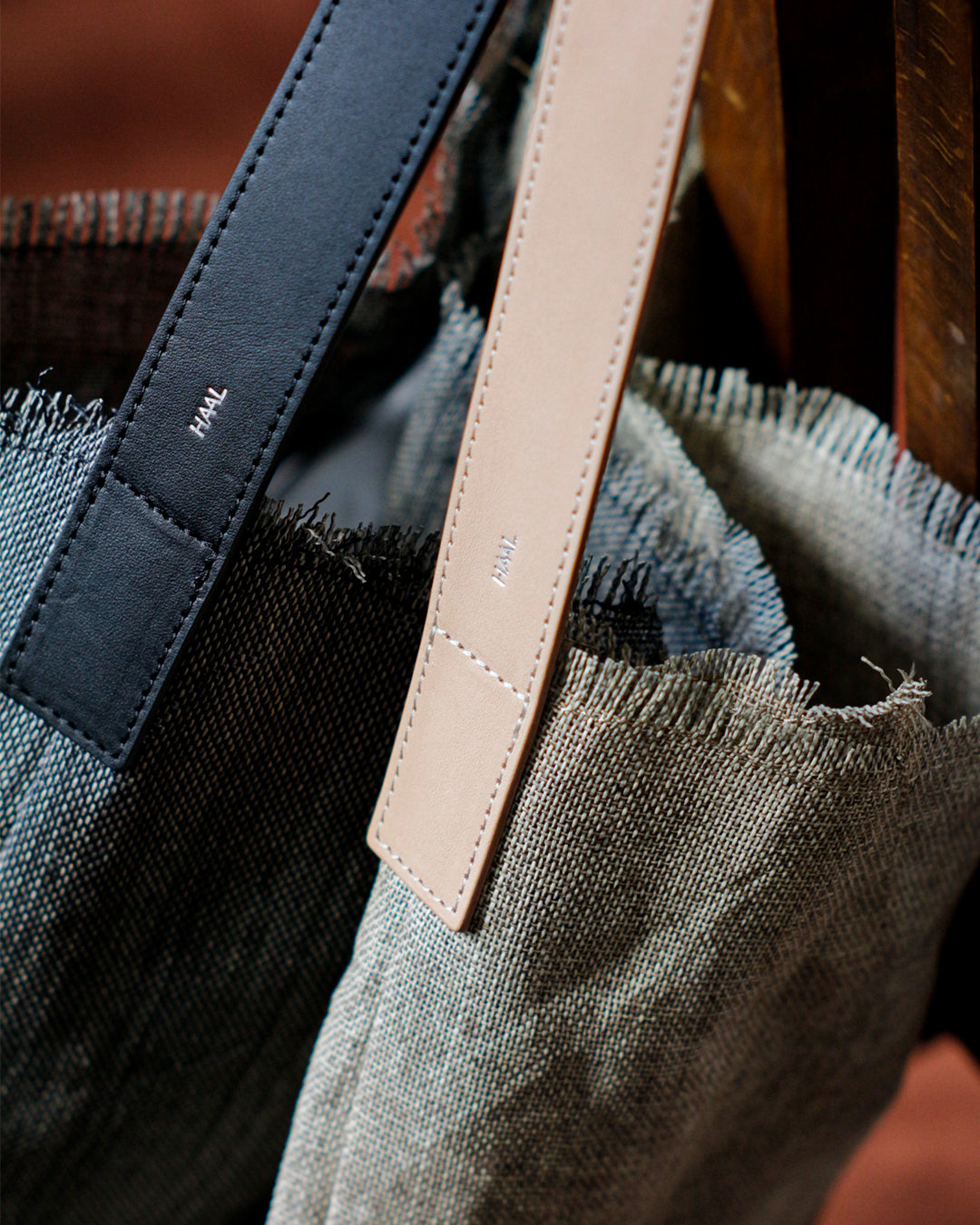 HAAL / PREMITIVE ONE SHOULDER BAG - PAPER -