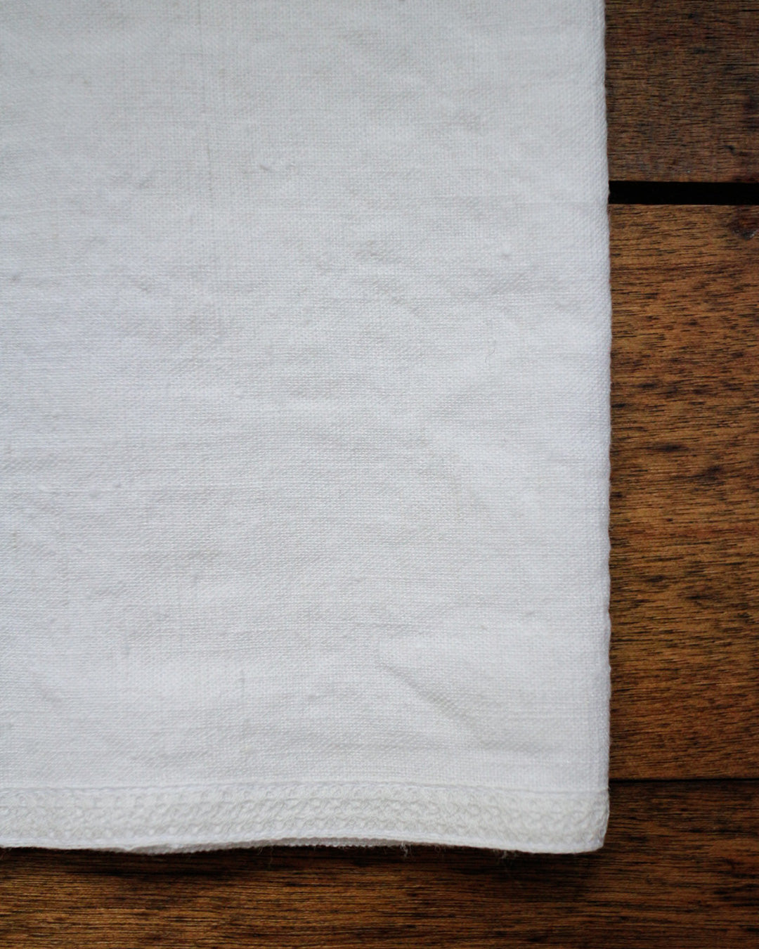 cauda | Vintage white linen handkerchief