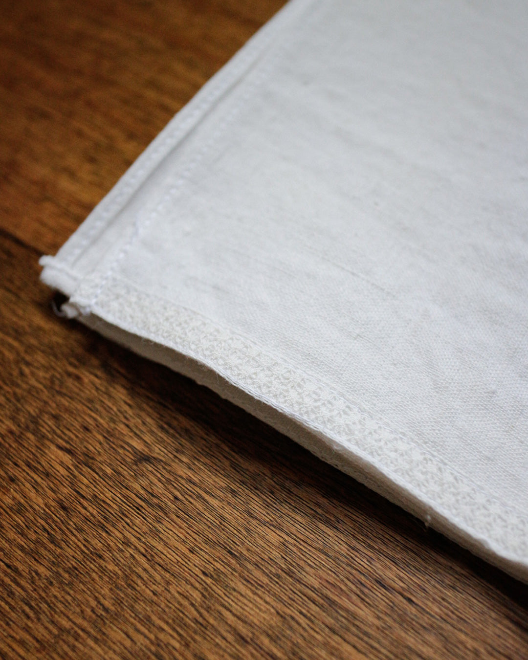 cauda | Vintage white linen handkerchief