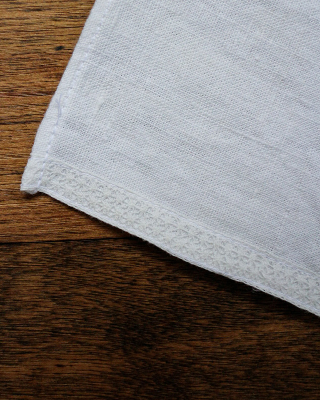 cauda | Vintage white linen handkerchief