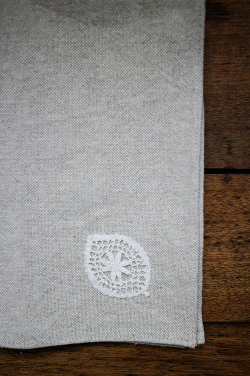cauda | Bobbin lace handkerchief