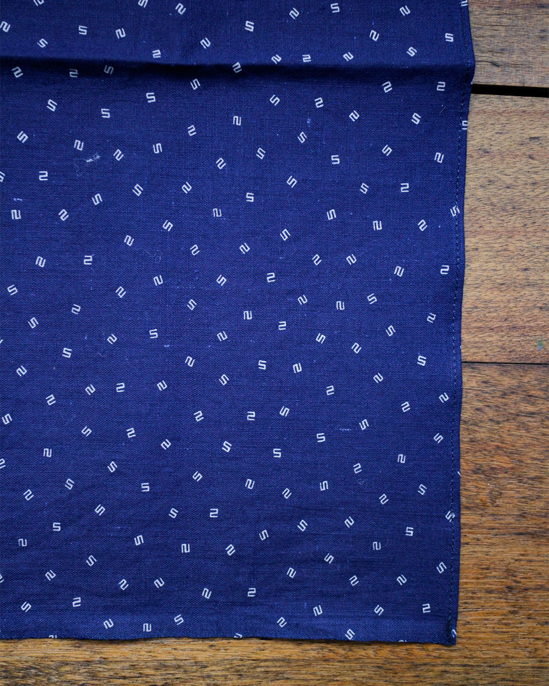 cauda | Indigo handkerchief