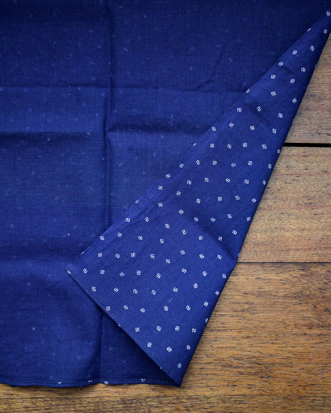 cauda | Indigo handkerchief