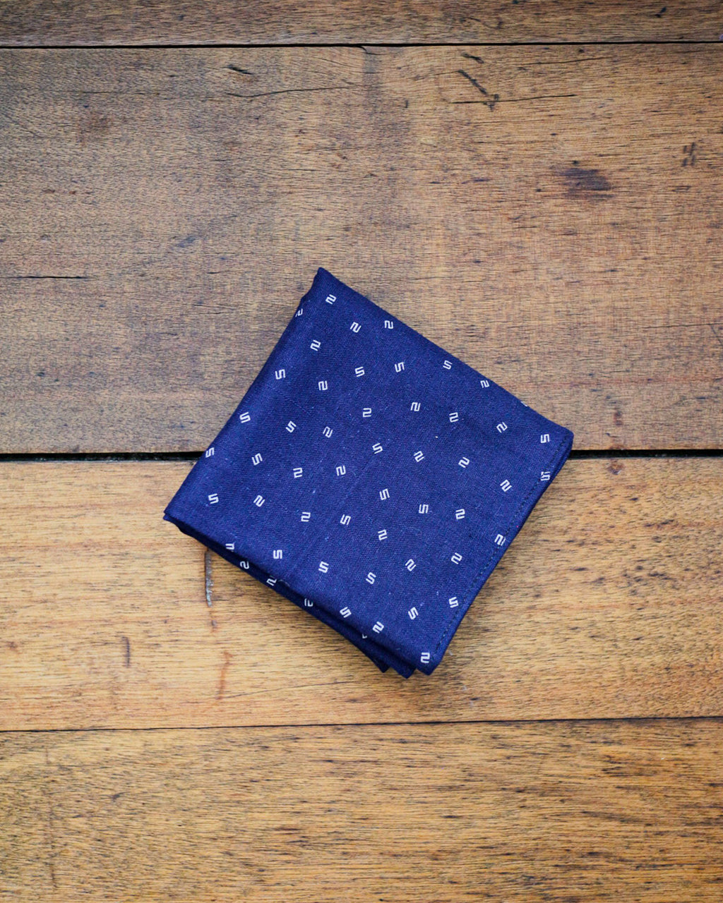 cauda | Indigo handkerchief