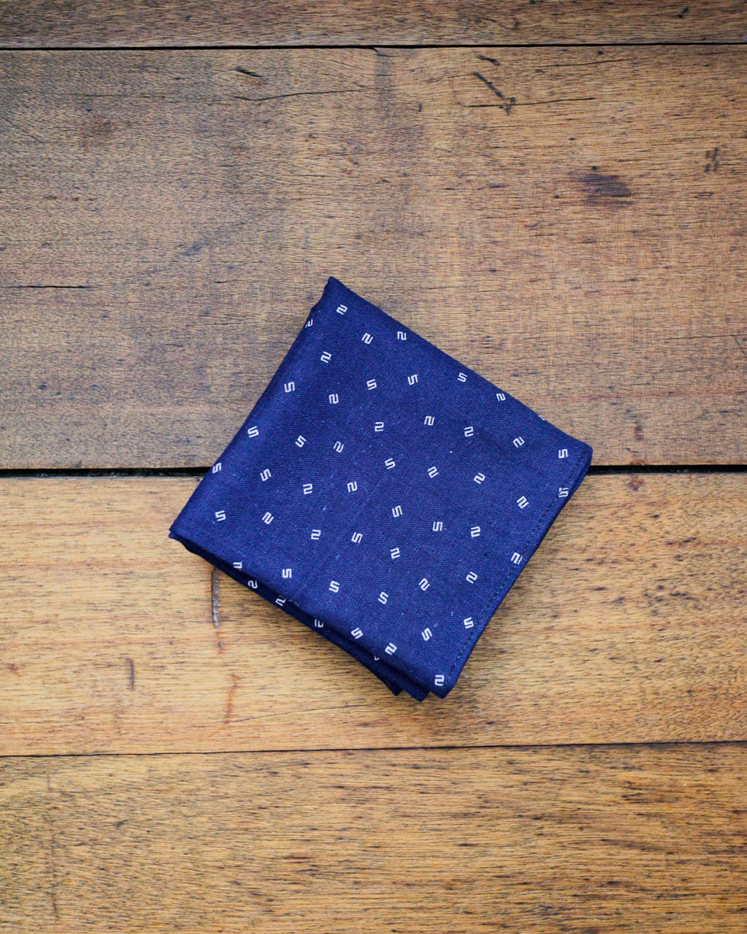 cauda | Indigo handkerchief