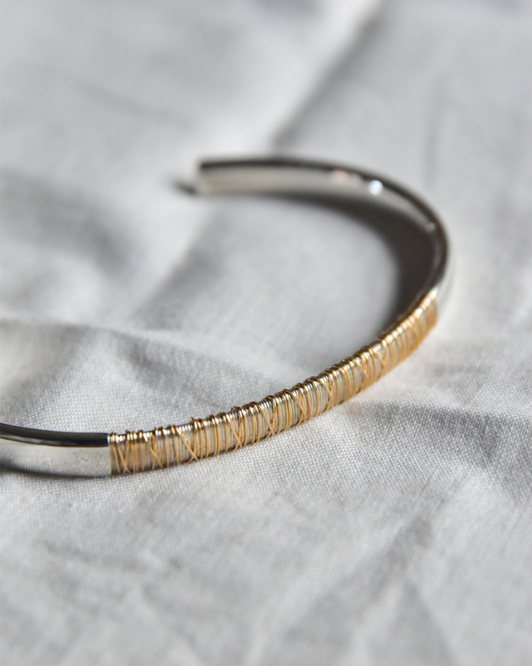 DAN TOMIMATSU / Spool Bangle Wide Halfwind -SL925 / K18