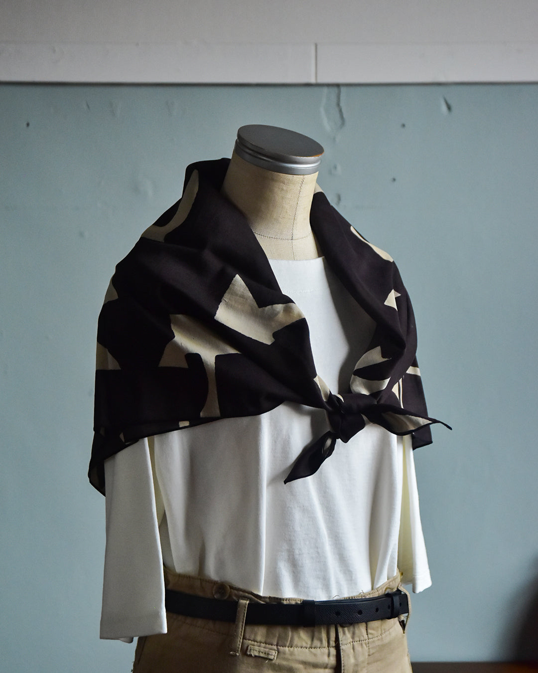 mills | Abstract Scarf - Charcoal Black -