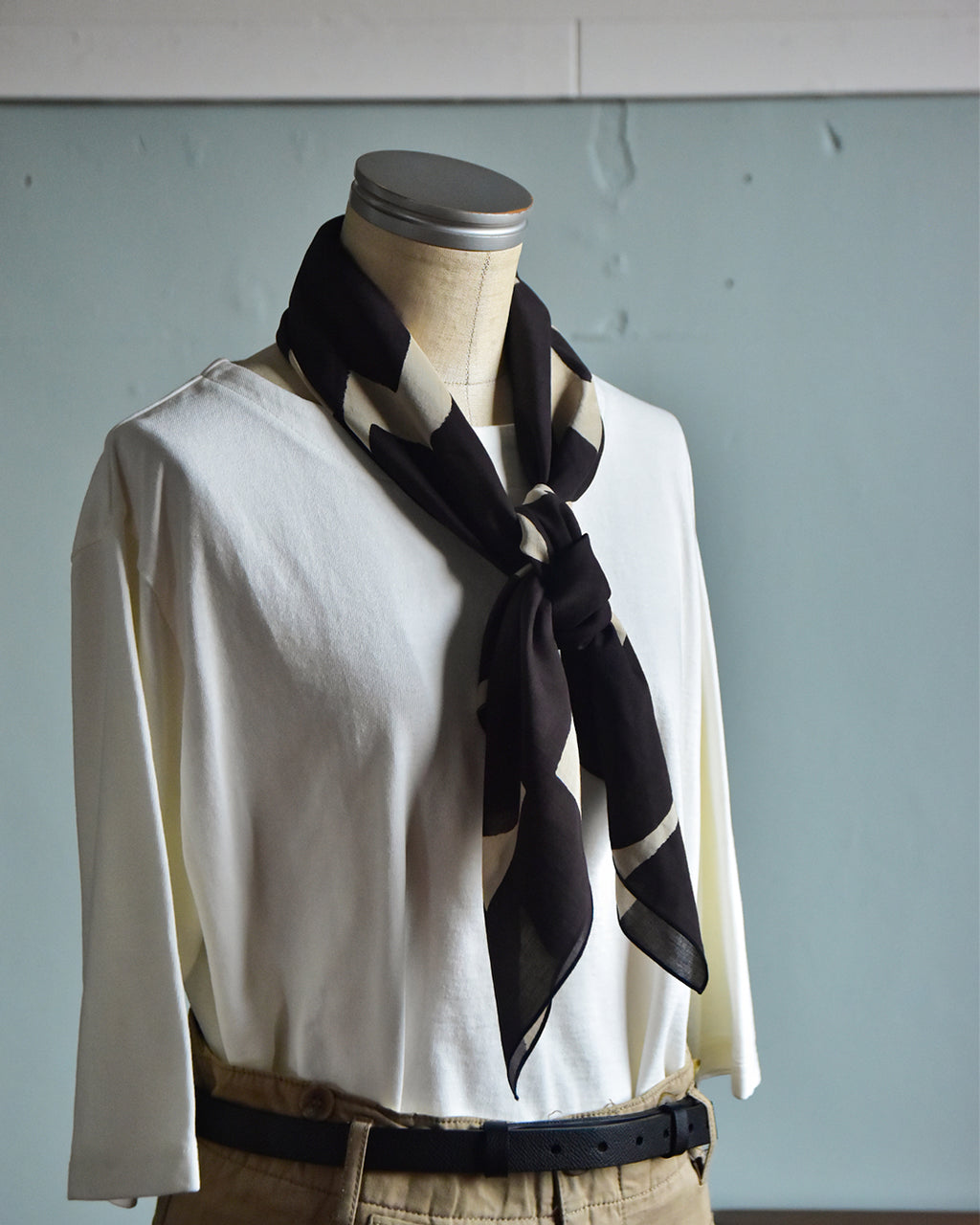 mills | Abstract Scarf - Charcoal Black -