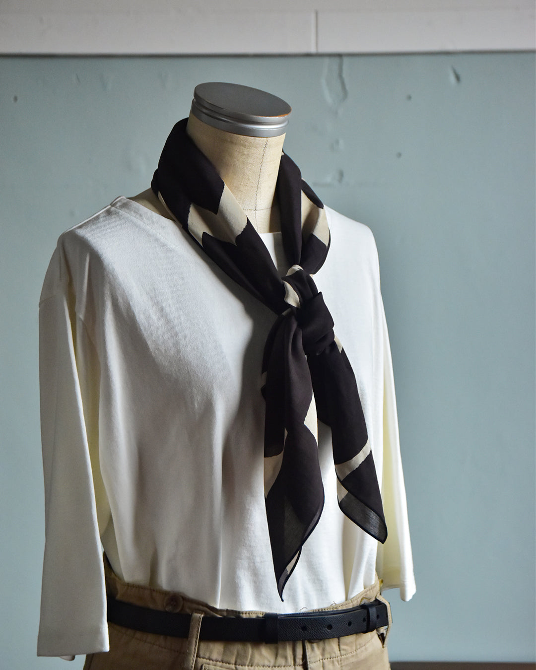 mills | Abstract Scarf - Charcoal Black -