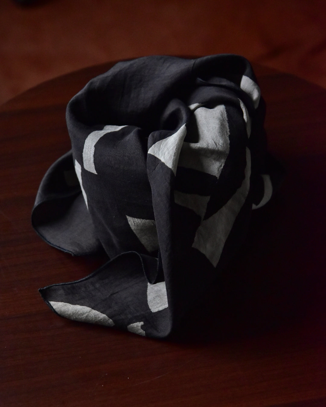 mills | Abstract Scarf - Gray -