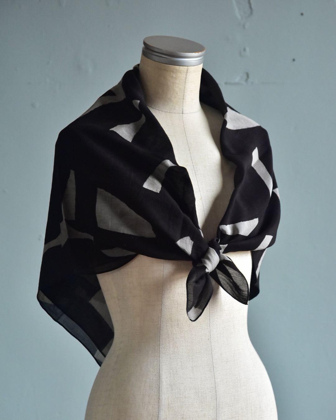 mills | Abstract Scarf - Gray -
