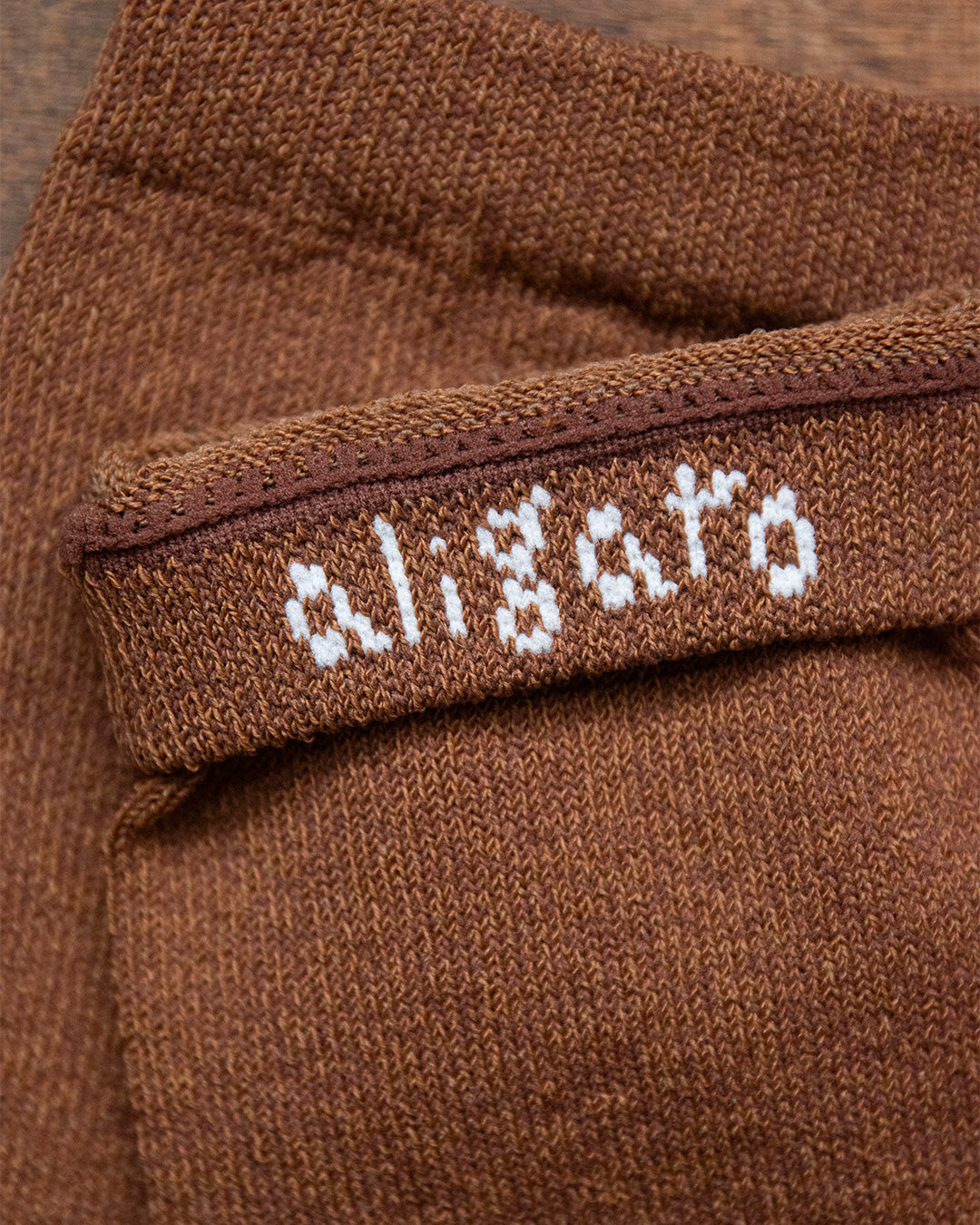 aligatos | paper 01 cinnamon