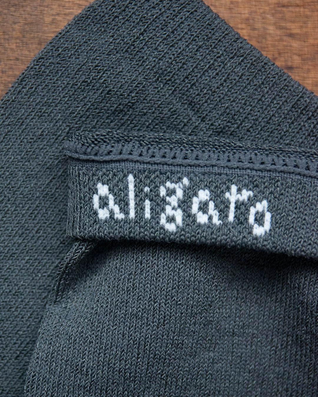 aligatos | paper 01 stone