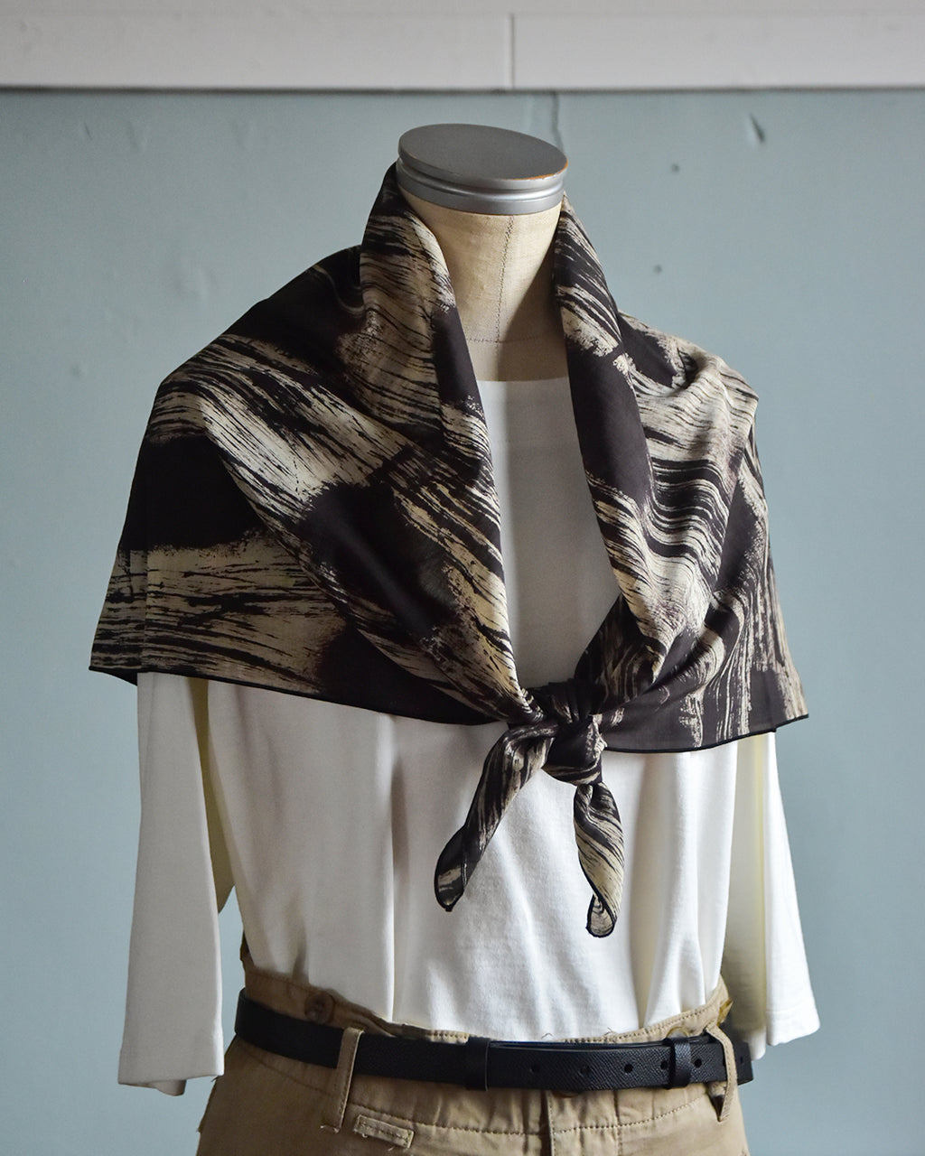 mills | Brush Scarf - Charcoal Black -