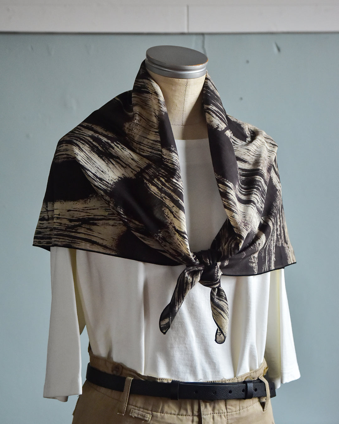 mills | Brush Scarf - Charcoal Black -
