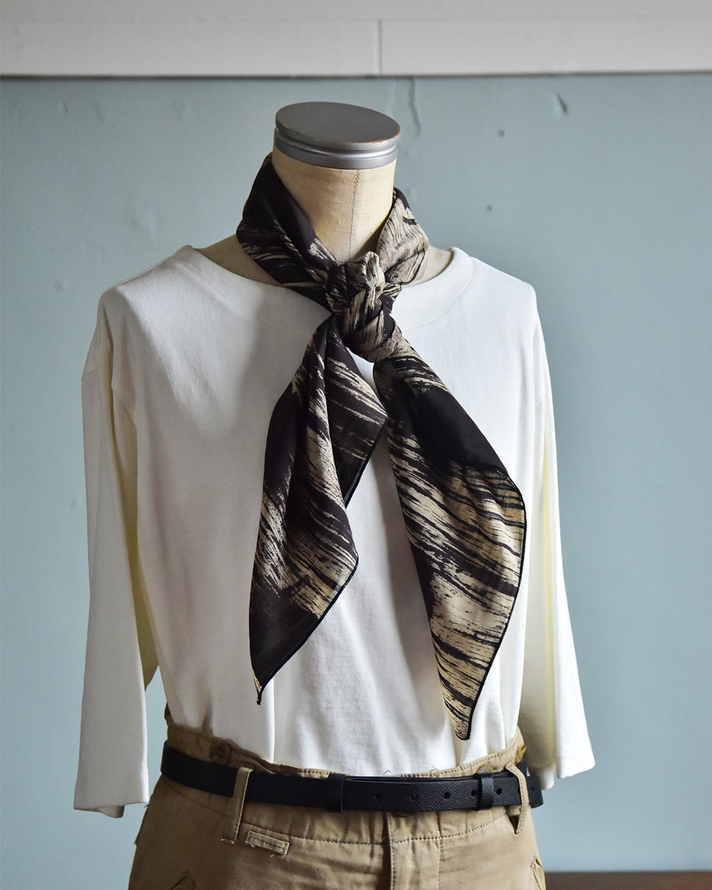 mills | Brush Scarf - Charcoal Black -