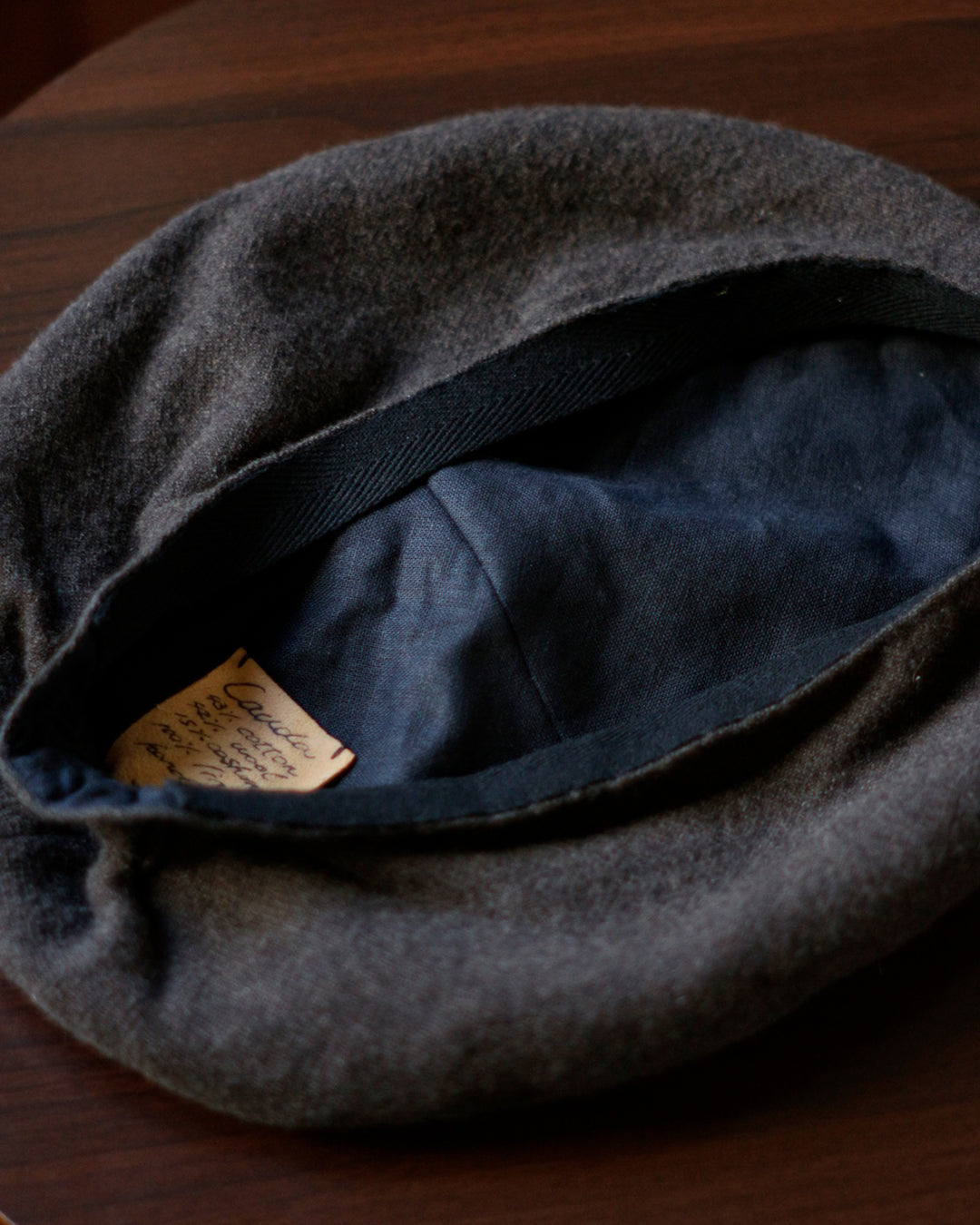 cauda / compact beret -dark brown khaki