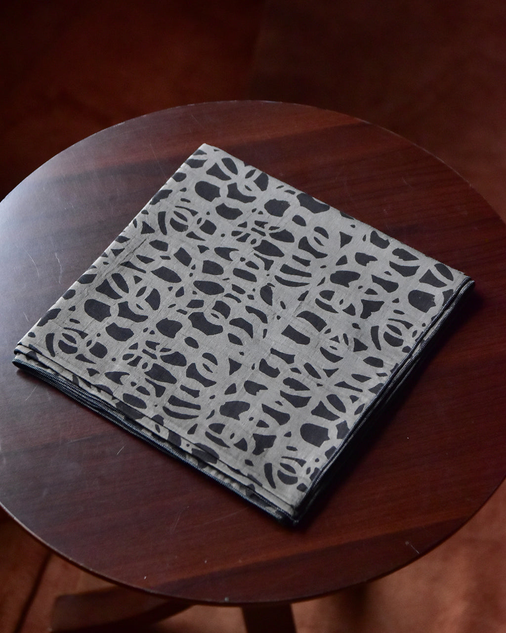 mills | Glint Scarf - Charcoal Black -