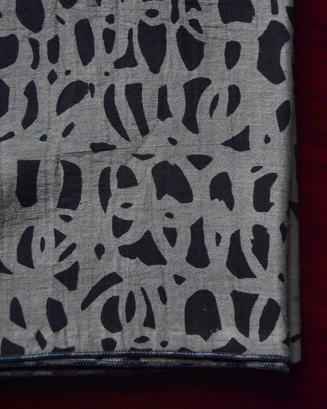 mills | Glint Scarf - Charcoal Black -