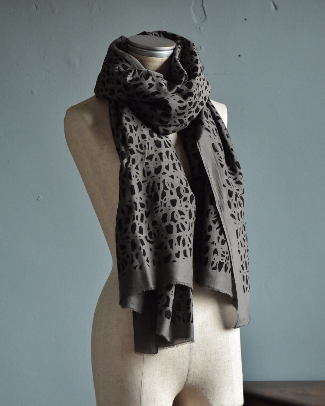 mills | Glint Shawl  - Gray-