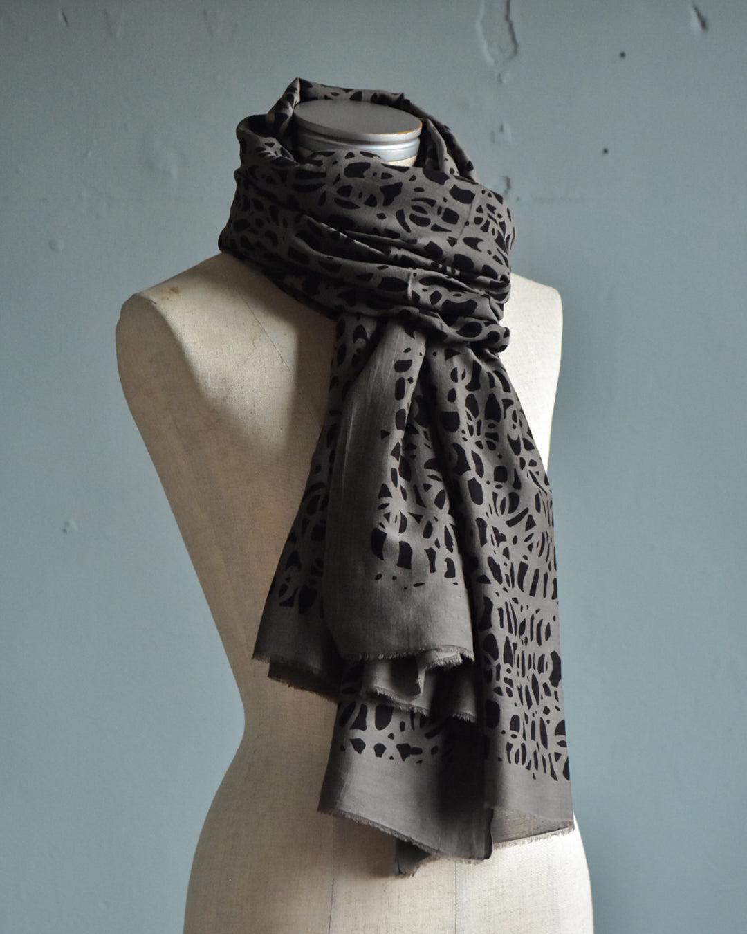 mills | Glint Shawl  - Gray-