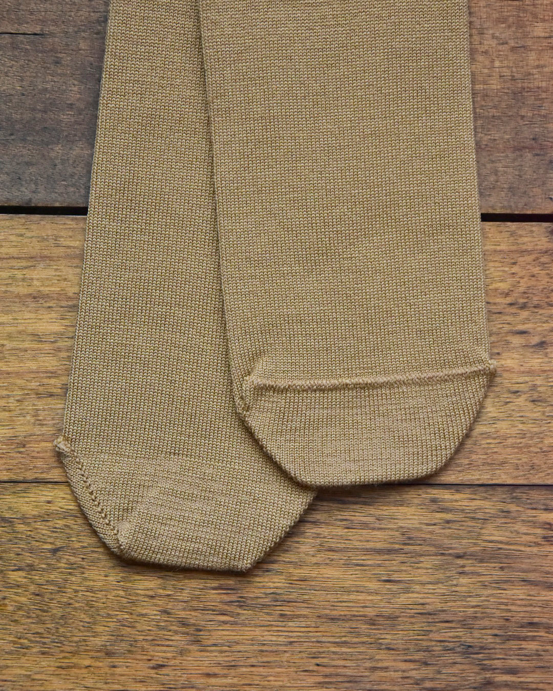 aligatos | wool 01 milk tea