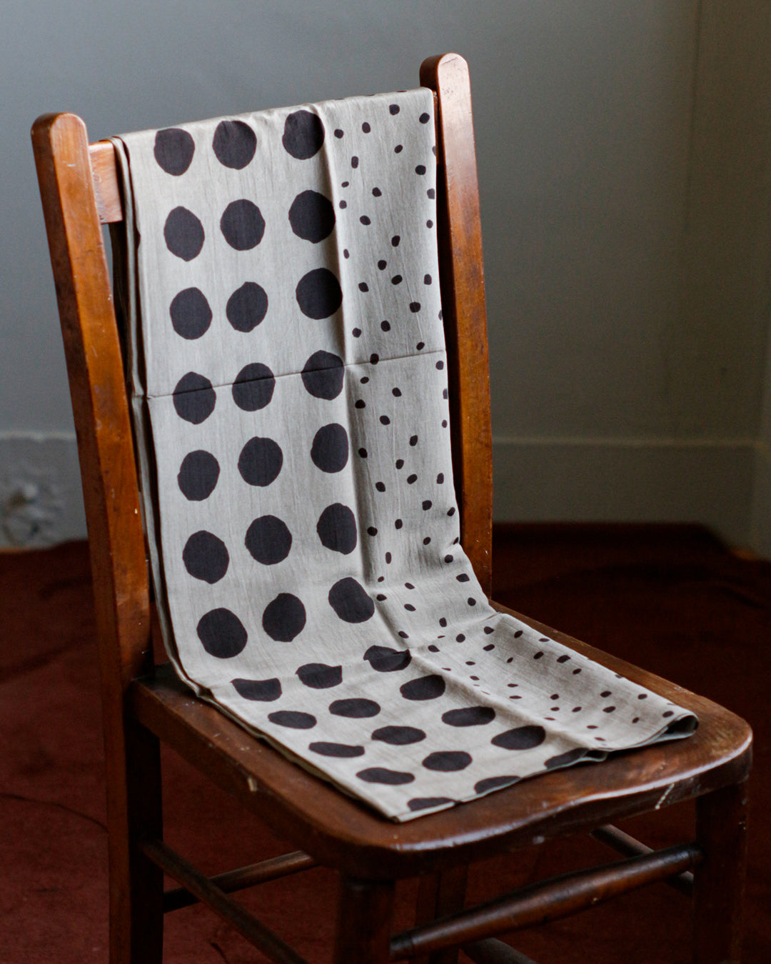 mills / Moonrise Shawl  Gray