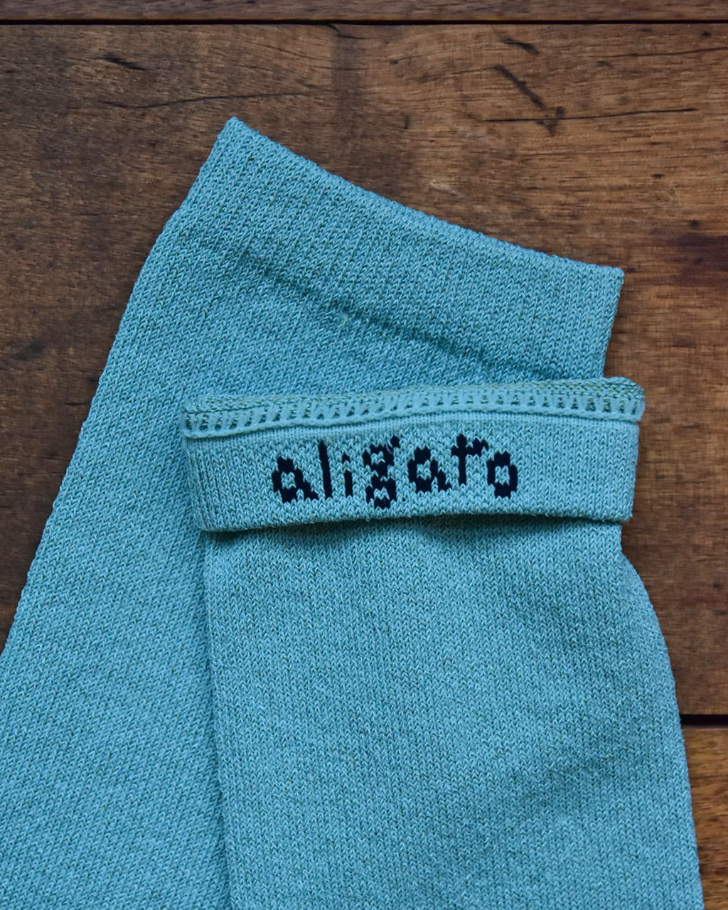 aligatos | paper 01 mint