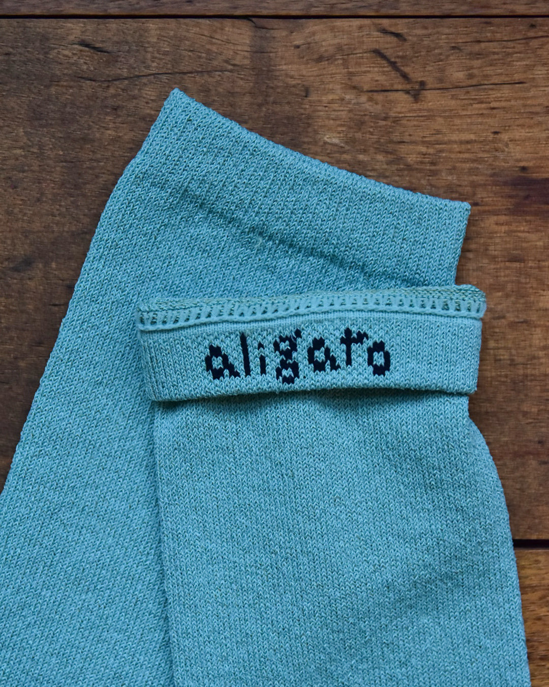 aligatos | paper 01 mint
