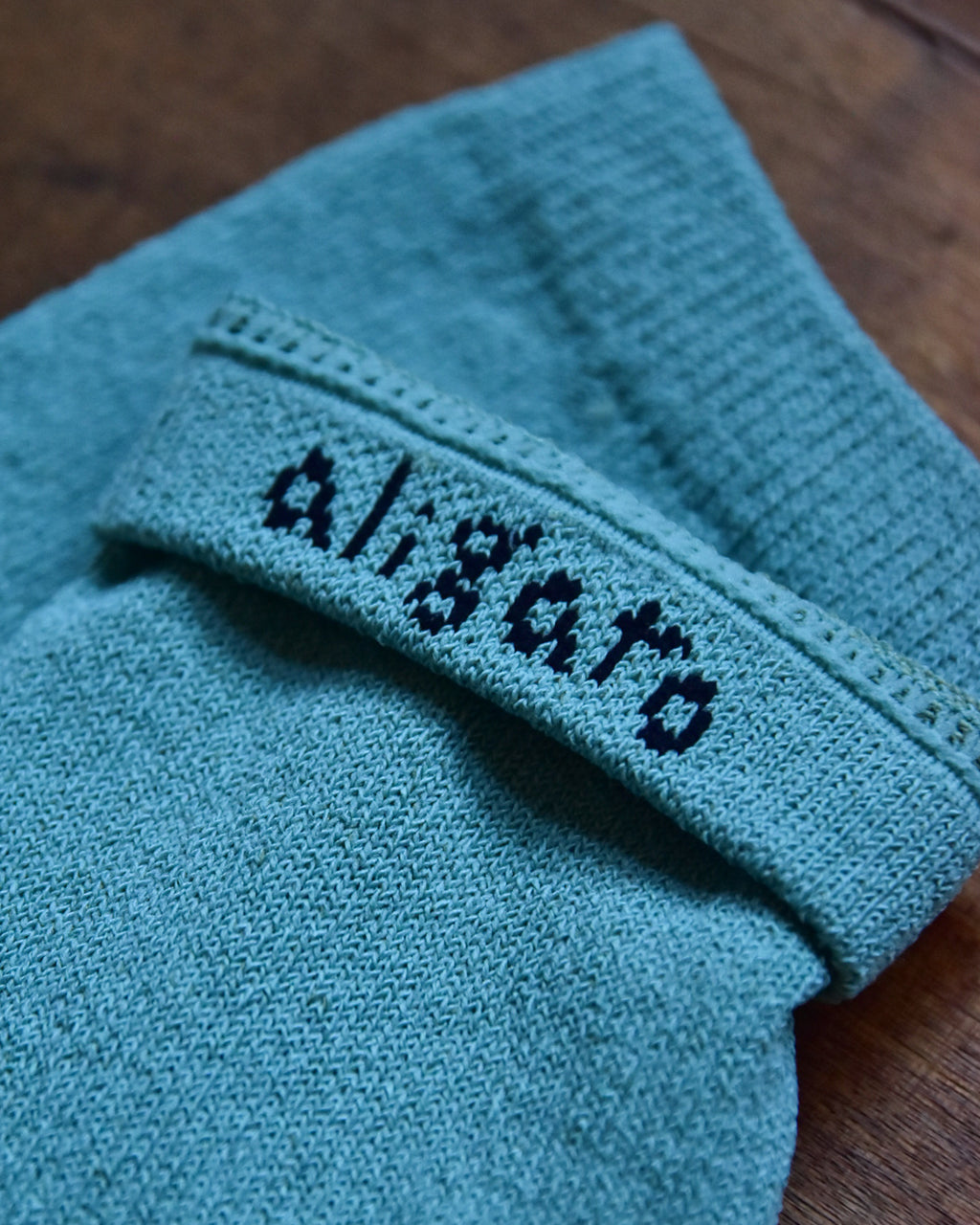 aligatos | paper 01 mint
