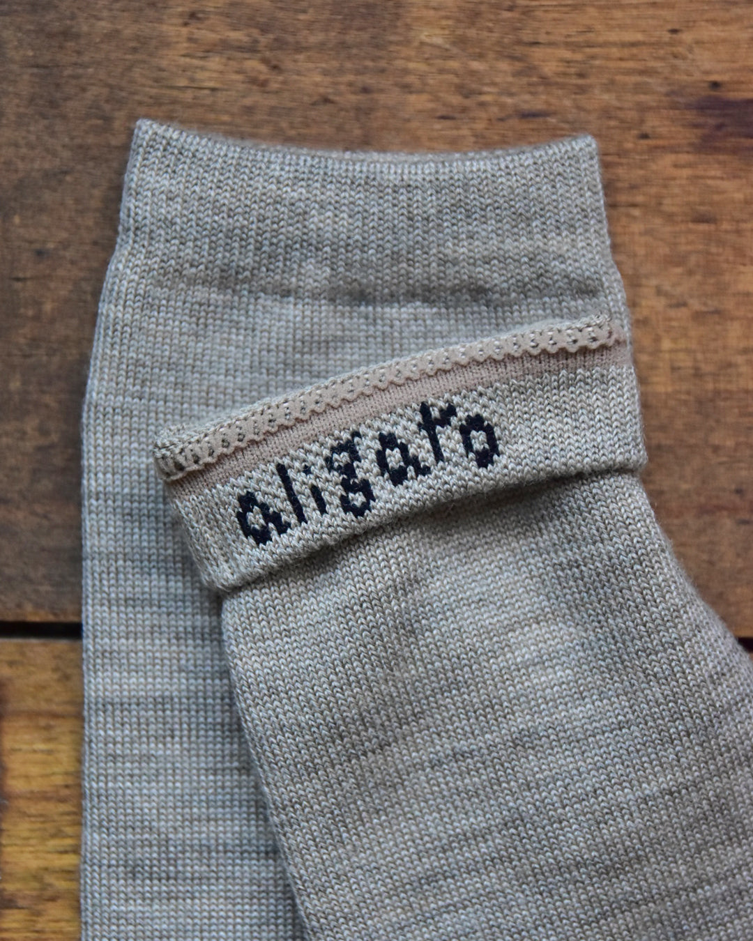 aligatos | wool 01 sand