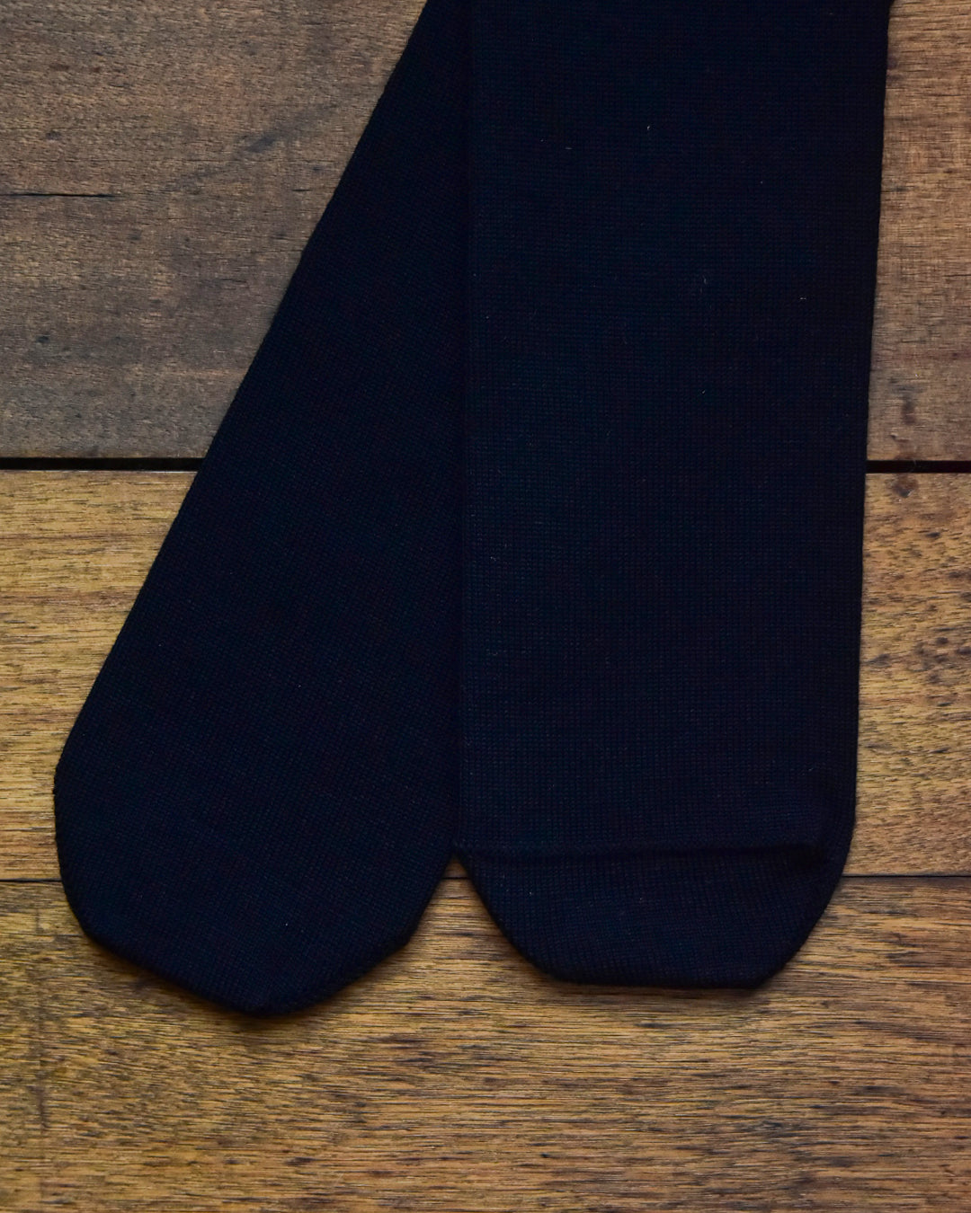 aligatos | wool 01 shadow