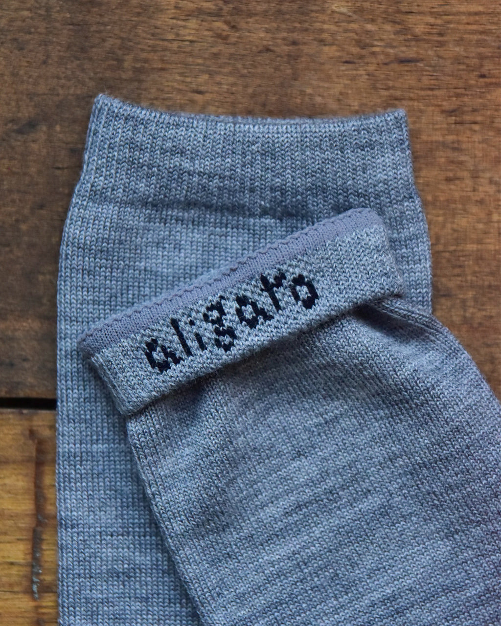 aligatos | wool 01 smoke