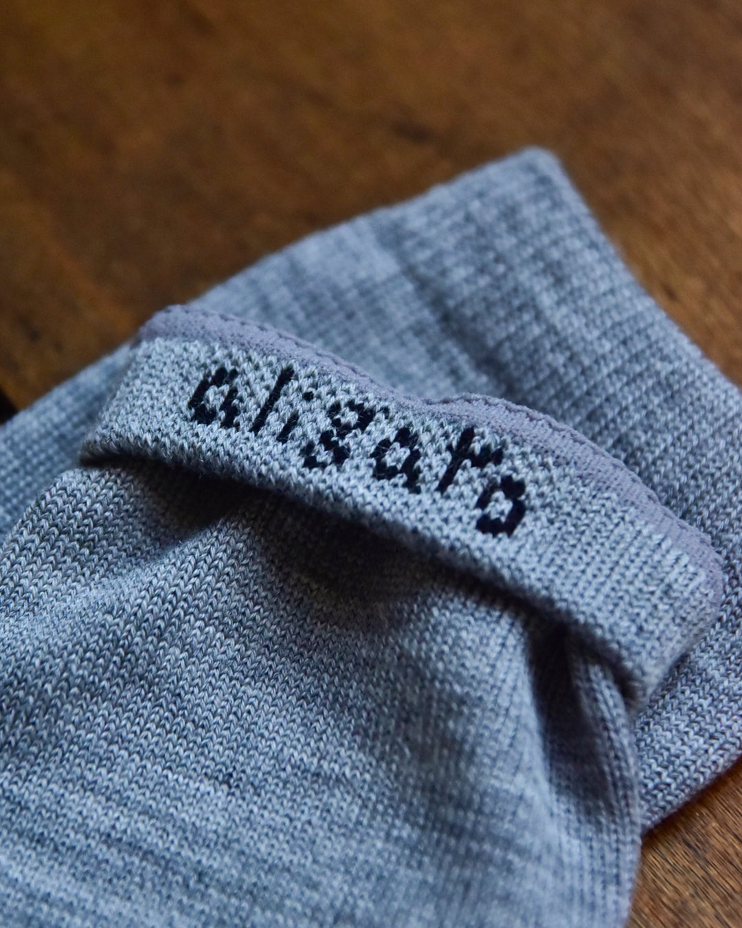 aligatos | wool 01 smoke