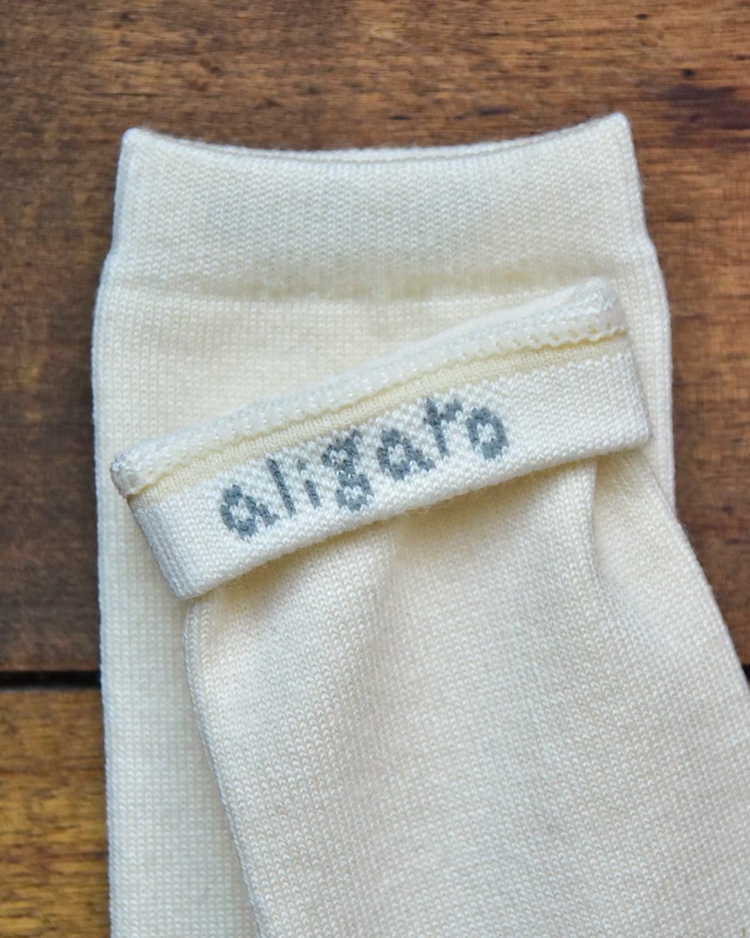 aligatos | wool 01 snow