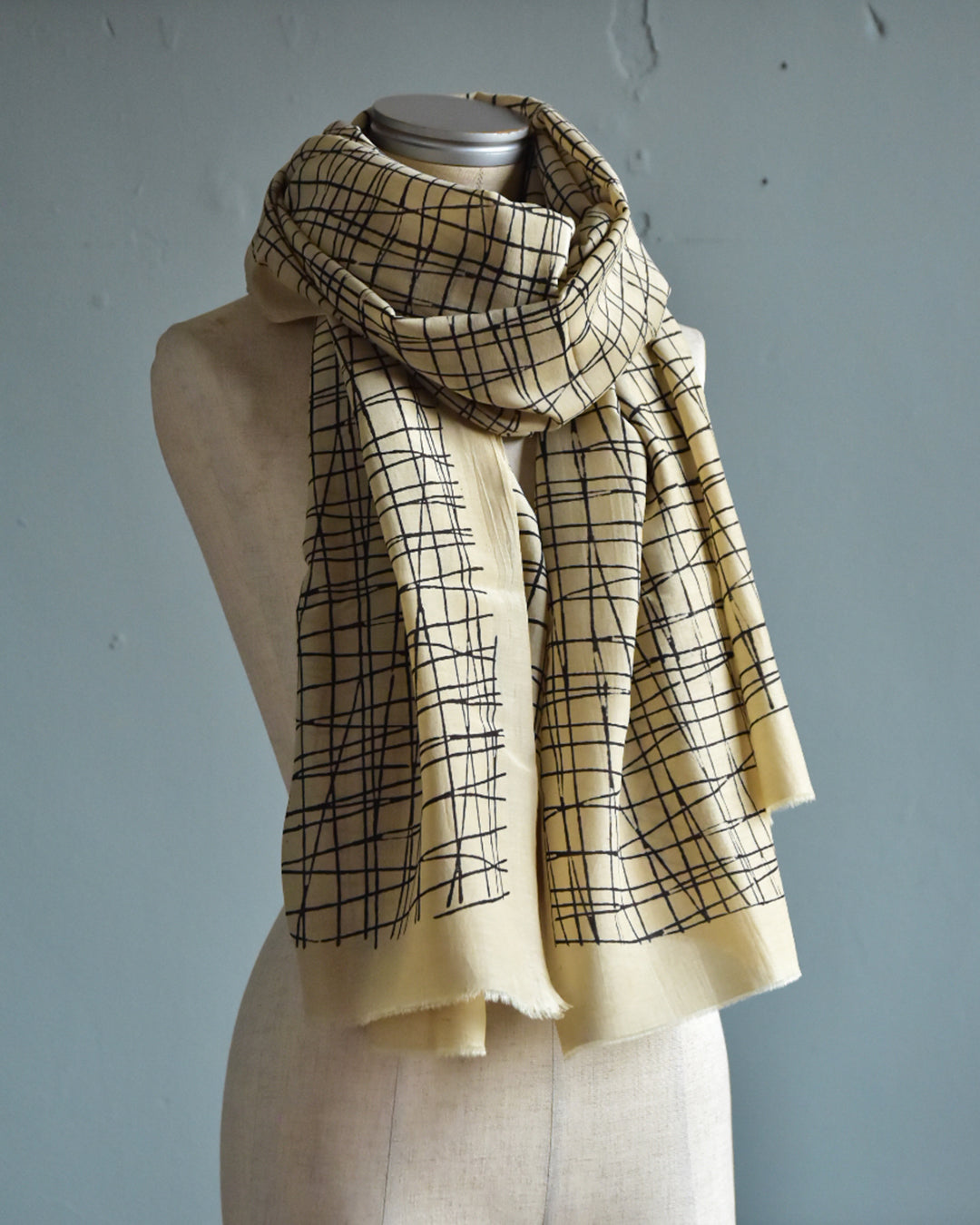 mills | Stone Shawl  - Cream-